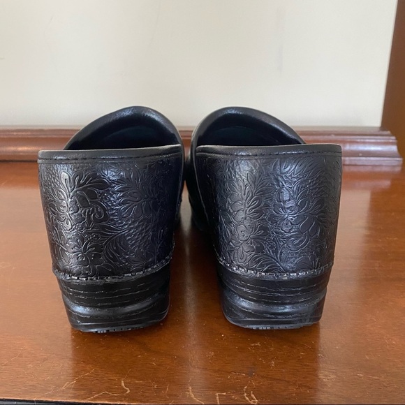 Dansko XP Black Leather Embossed Clogs - Picture 5 of 8